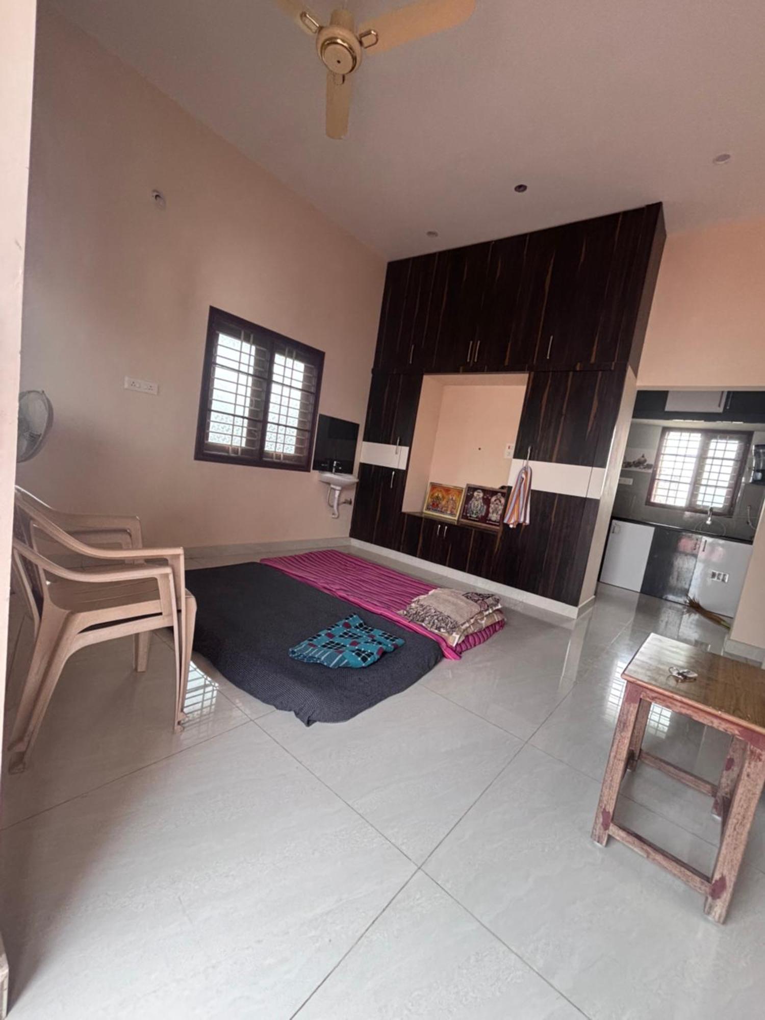 Jo'S Homestay Tiruvannāmalai Exterior foto